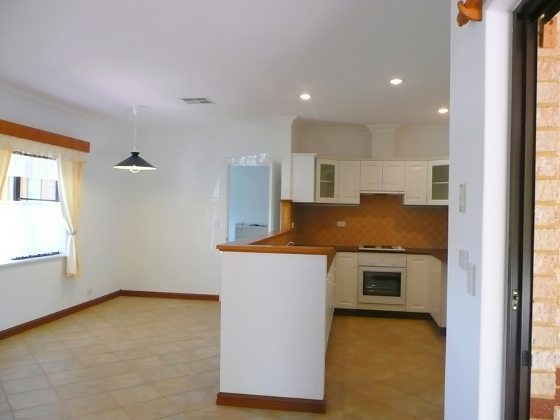 STUNNING FAMILY HOME! Picture 2