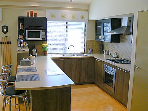 Perfect Location!!! Picture 2