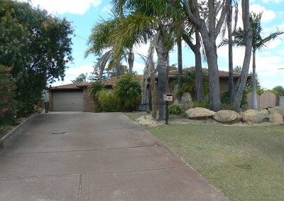 CUL-DE-SAC LOCATION! Picture CUL-DE-SAC LOCATION! Picture