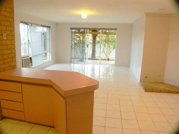 QUIETLY LOCATED Picture 2