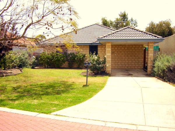 A HOME TO SUIT YOUR NEEDS! Picture 1