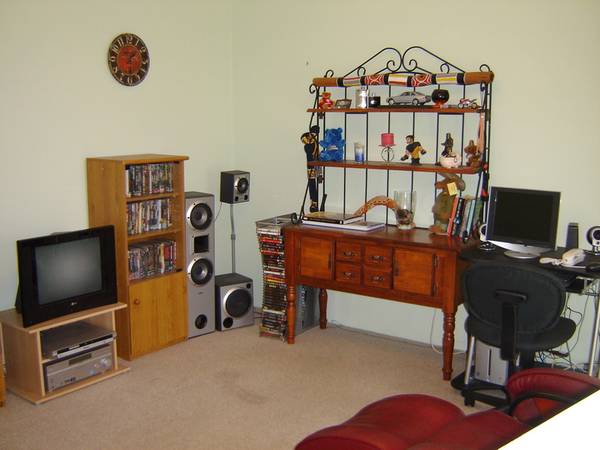 VENDOR SAYS SELL!! PROPERTY MUST BE SOLD, ALL OFFERS PRESENTED!! Picture 2