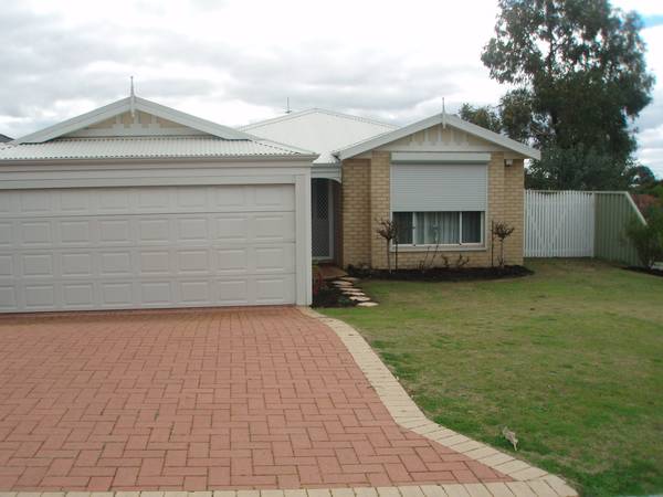 NEW TO THE MARKET! Picture 2