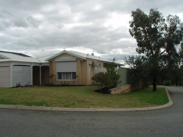 NEW TO THE MARKET! Picture 3