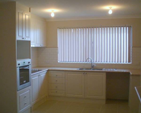 NEVER LIVED IN!! Picture 3