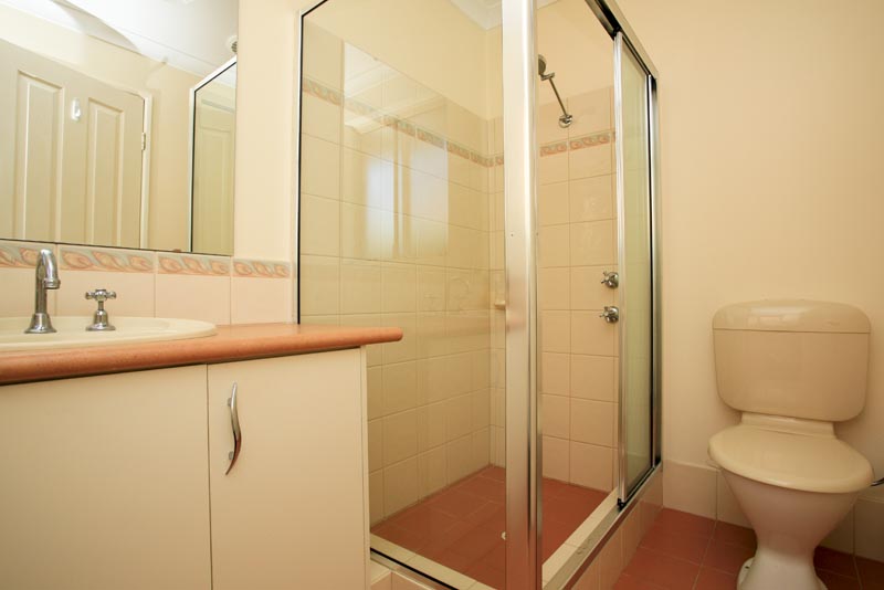 GREAT LOCATION! Picture 3