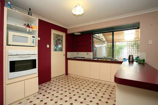 SPACIOUS FAMILY HOME Picture 1