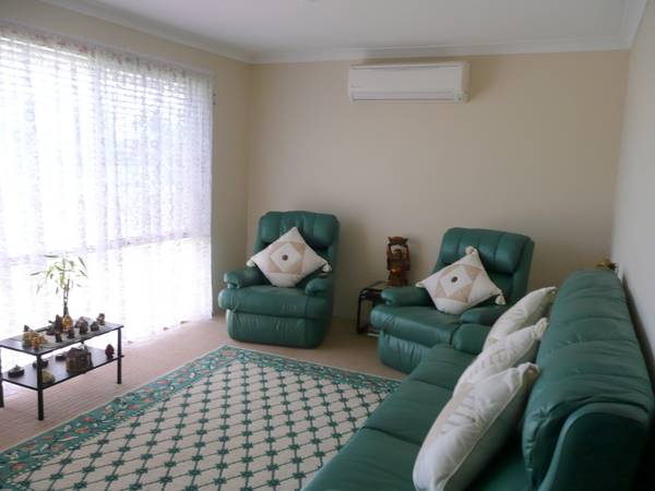 IMMACULATE! Picture 2