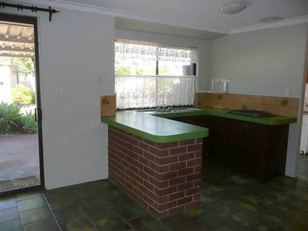 LOCATION! LOCATION! Picture