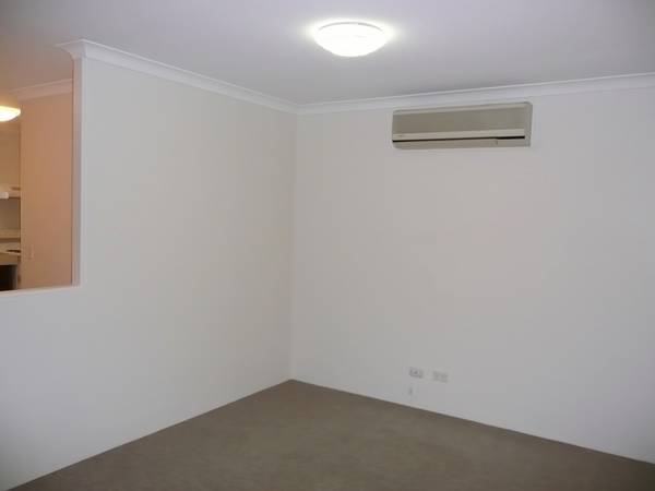 PEACEFUL CUL-DE-SAC! Picture 2