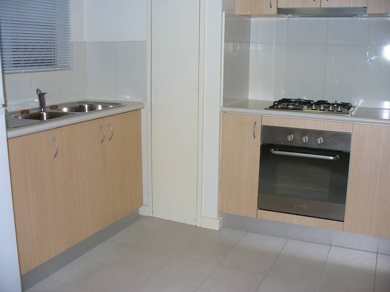 JUST MOVE IN! - BREAK LEASE Picture 2