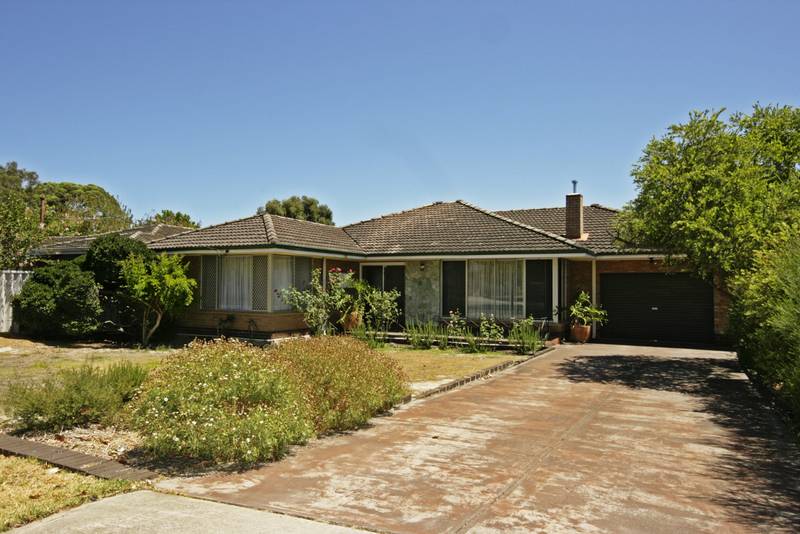 MAKE THE MOST OF THIS OUTSTANDING DEVELOPEMENT SITE Picture 1