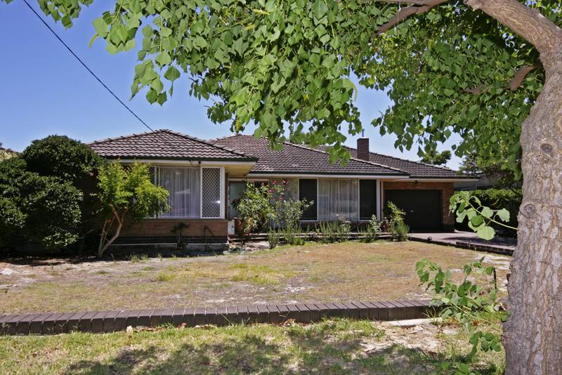 MAKE THE MOST OF THIS OUTSTANDING DEVELOPEMENT SITE Picture 3