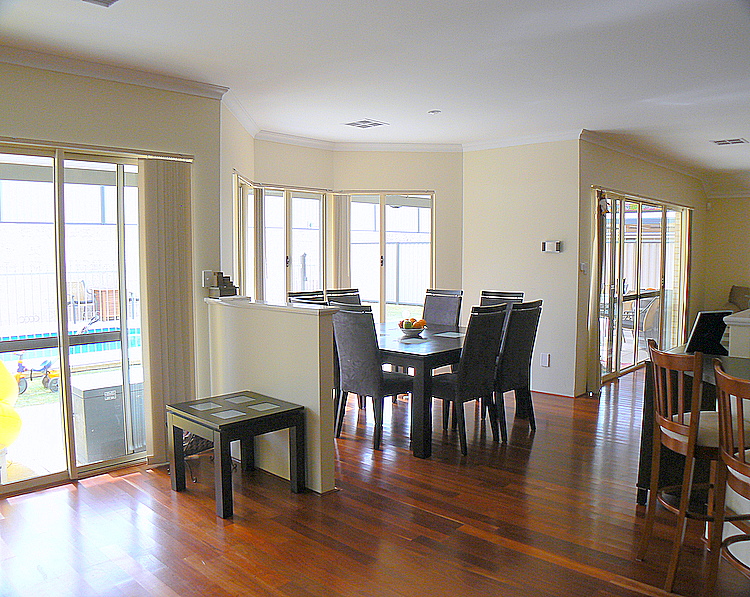 OPEN 1.30-2.15PM SAT - 31/5/09 Picture 3