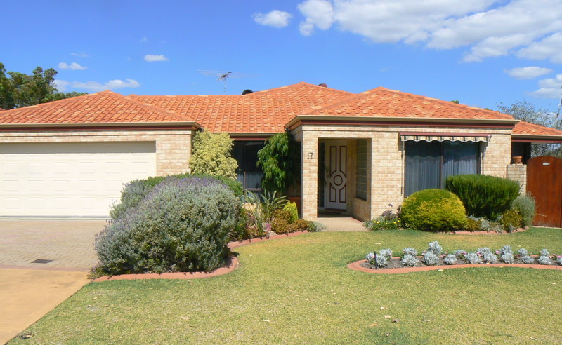 ABSOLUTELY GLAMOROUS Picture 1