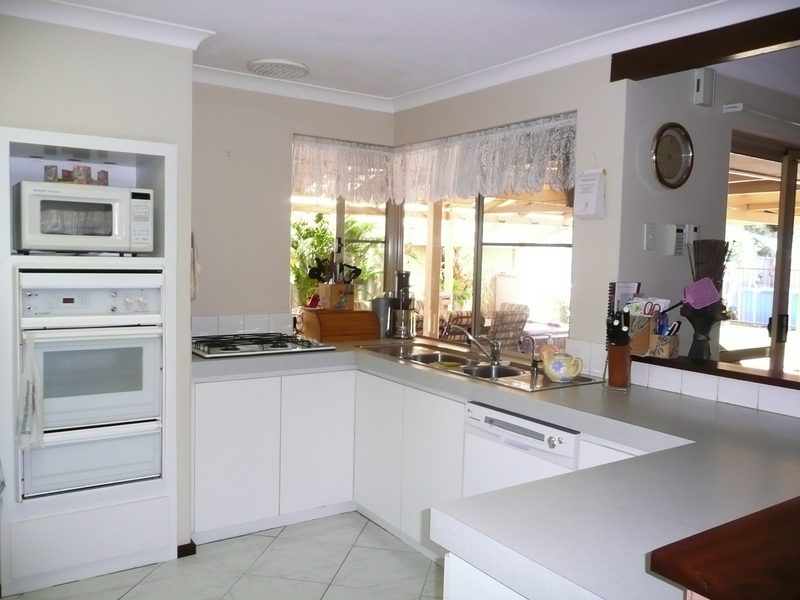 SURE TO IMPRESS Picture 2