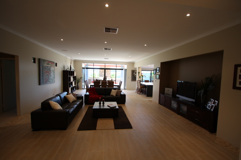 RESORT STYLE LIVING Picture 3