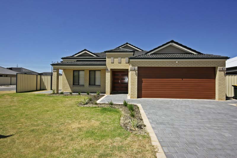 BRAND NEW HOME - FIRST HOME BUYER'S SAVE $21K Picture 2