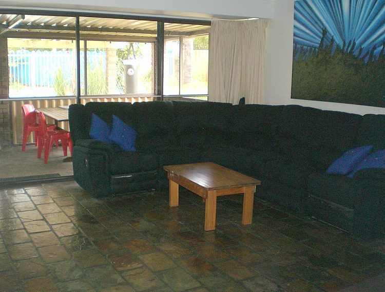 UNDER OFFER - AFTER 1ST HOME OPEN Picture 2