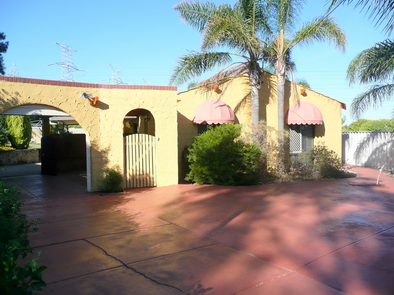 'SANTA FE' IN SOUTH LAKE Picture 1