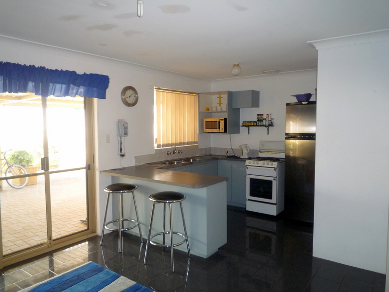 IDEAL STARTER HOME Picture 2