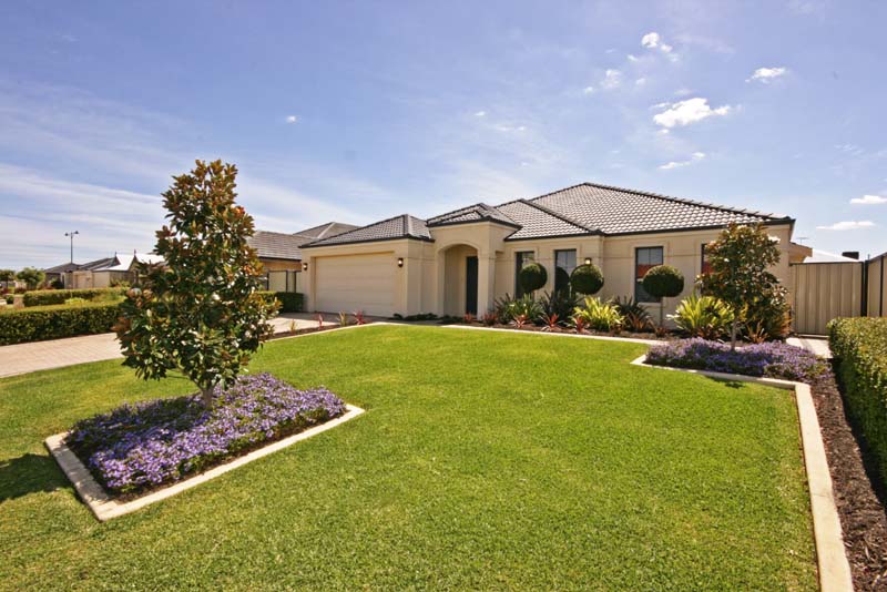 ELEGANCE & STYLE Picture 3