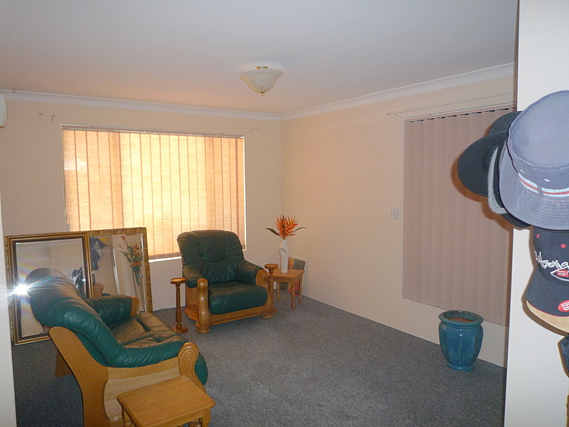 OPPORTUNITY KNOCKS Picture 2