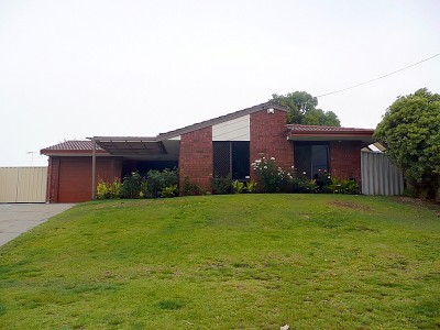 IDEAL 1ST HOME OR INVESTMENT Picture