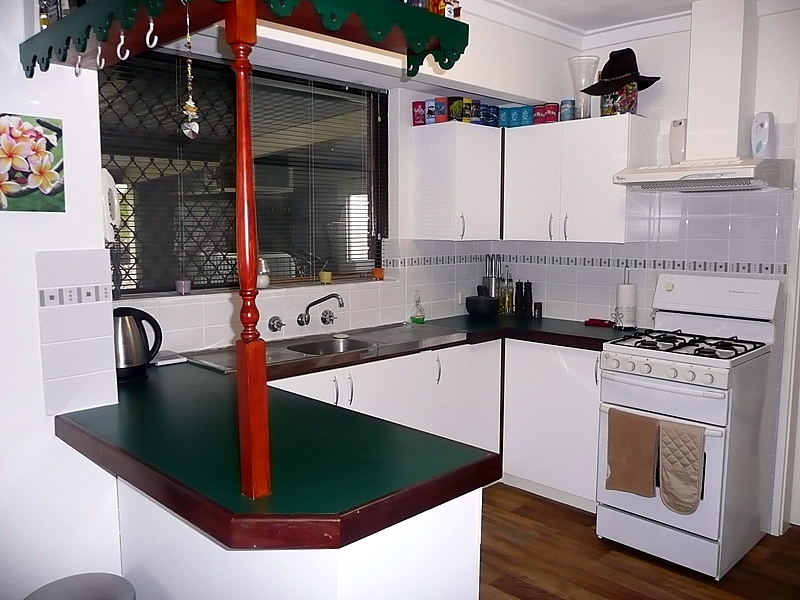 IDEAL 1ST HOME OR INVESTMENT Picture 2