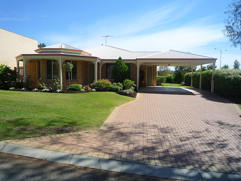 UNDER OFFER BY SOULLA SEMPLE Picture 1