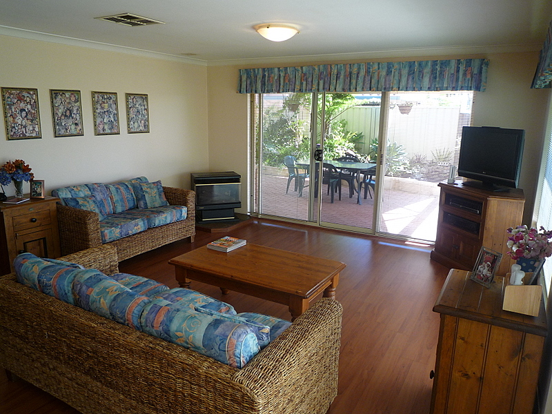 UNDER OFFER BY SOULLA SEMPLE Picture 3