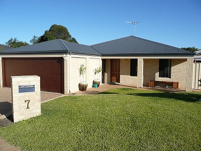 SIMPLY STUNNING Picture