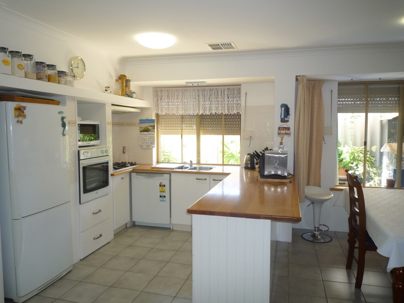 ANOTHER UNDER OFFER BY SOULLA SEMPLE Picture 3