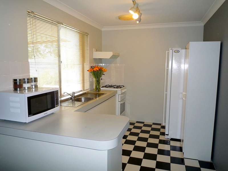 SIMPLY THE BEST Picture 2