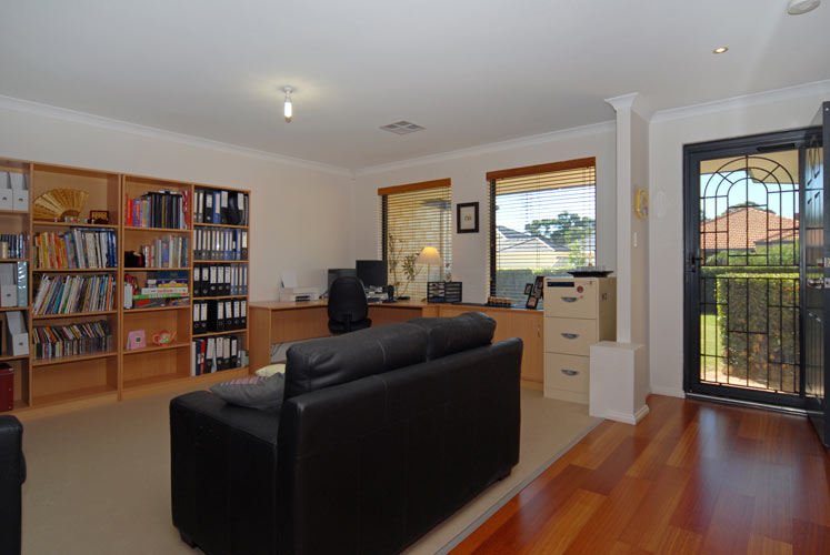 NOTHING TO DO BUT MOVE IN AND ENJOY! Picture 2