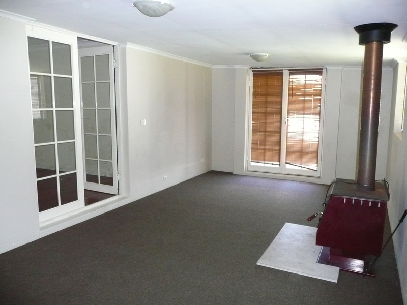 UNDER OFFER BY GEORGE CORREIA Picture 3