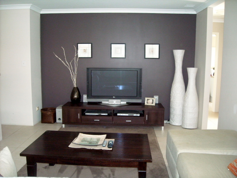 UNDER OFFER BY GEORGE CORREIA Picture 2