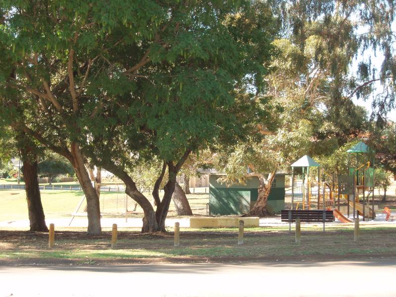 PARKLAND OUTLOOK Picture 2