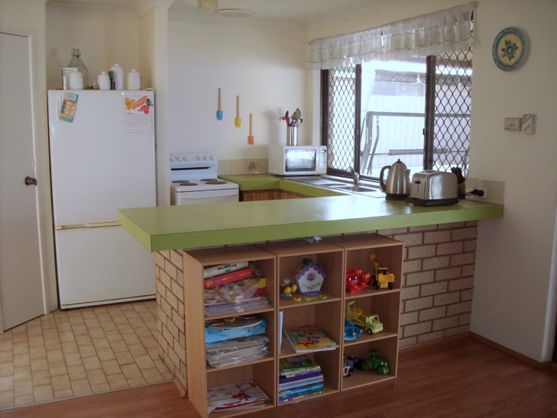 UNDER OFFER BY GEORGE CORREIA Picture 3