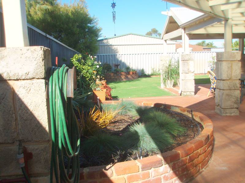 ELEVATED LOCATION & POWERED WORKSHOP Picture 2