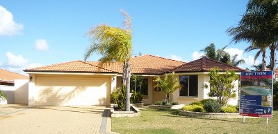 Stanford Gardens Estate Picture