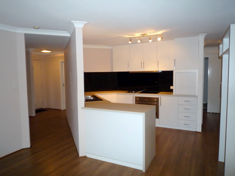 UNDER OFFER BY SOULLA SEMPLE Picture 3