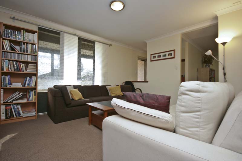 ANOTHER UNDER OFFER BY GEORGE CORREIA Picture 3