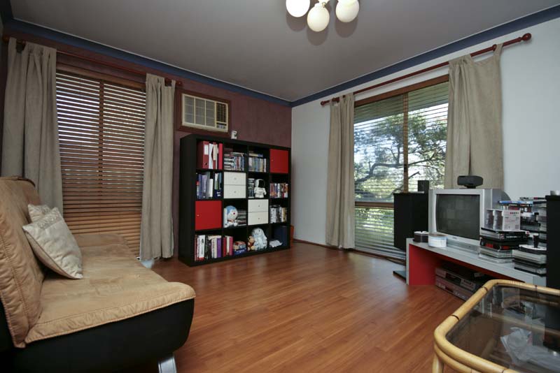 UNDER OFFER BY GEORGE CORREIA Picture 2