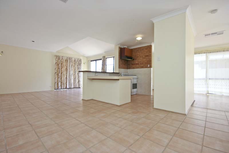 ANOTHER UNDER OFFER BY GEORGE CORREIA Picture 2