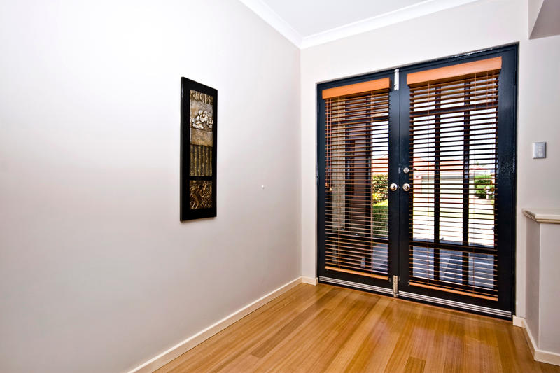 UNDER OFFER BY SOULLA SEMPLE Picture 3