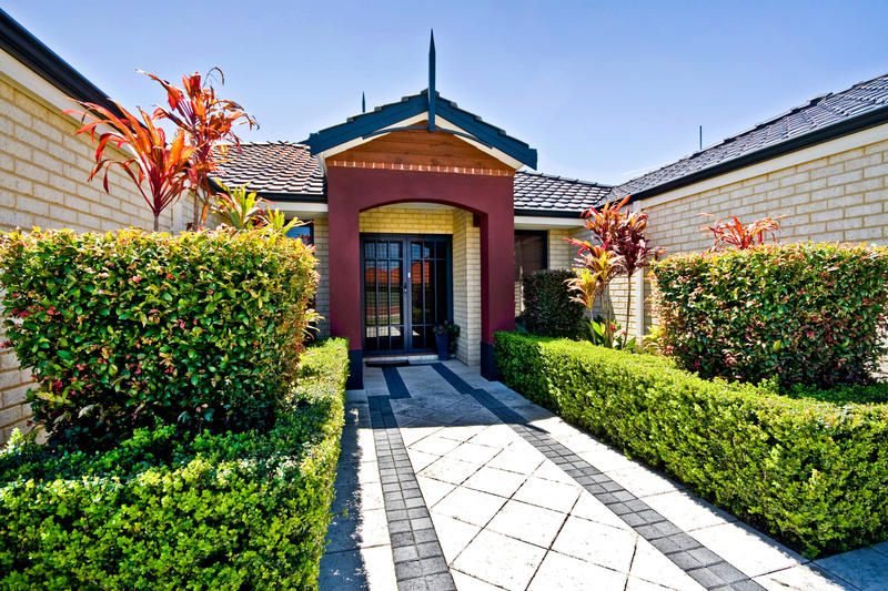 UNDER OFFER BY SOULLA SEMPLE Picture 2