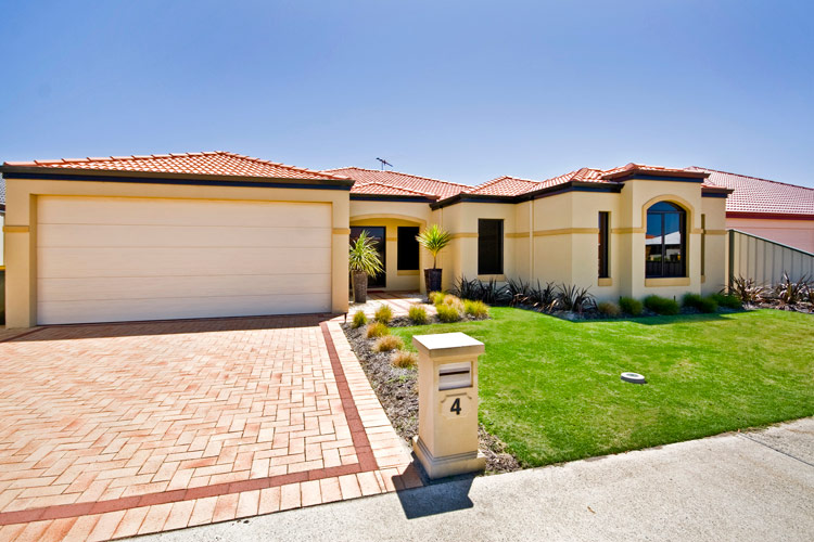 IMPECCABLY APPOINTED- OPEN SUNDAY 31ST JAN 2.15-3.00PM Picture 1