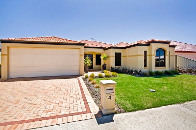 IMPECCABLY APPOINTED- OPEN SUNDAY 31ST JAN 2.15-3.00PM Picture