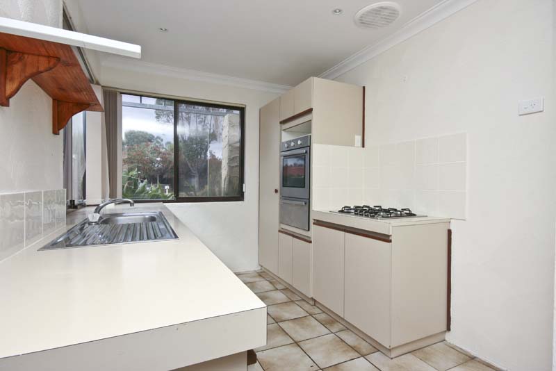 ANOTHER UNDER OFFER BY GEORGE CORREIA Picture 2